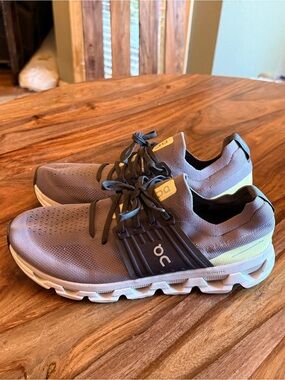On Running Men’s Cloudswift Lace-Up Sneakers in Purple and Grey